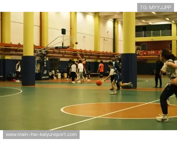 青年女子篮球选拔赛现场精彩瞬间集锦,女子青年篮球队